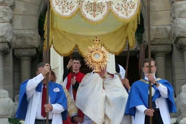 Corpus Christ 2009 from St. John Cantius Parish.